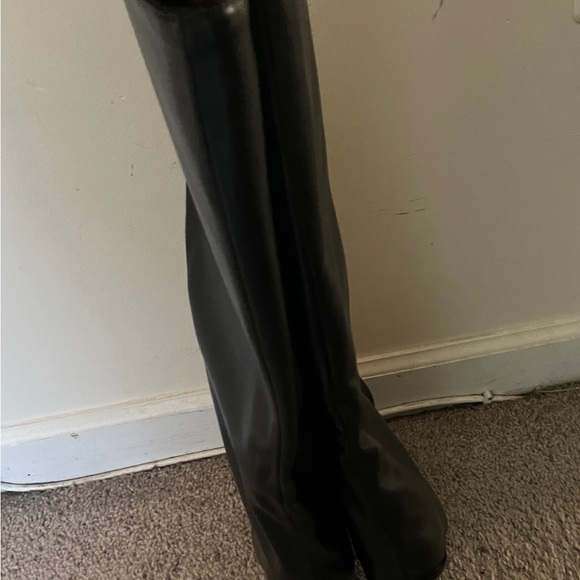 Black boot - Picture 5 of 6